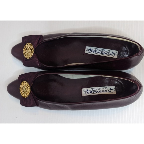 Woodward Collections Women's 10 M Burgundy Leather Flats With Brass Color Emblem - Picture 5 of 6